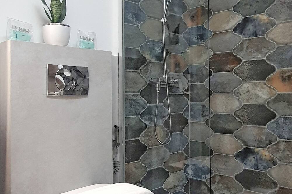 Photo of Bathroom in Pigi