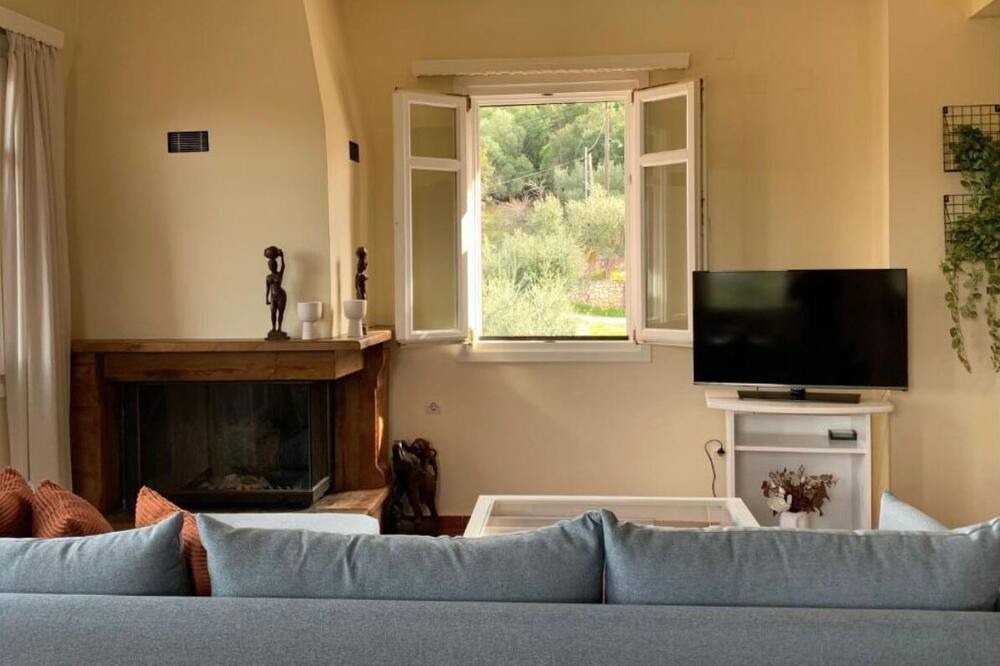 Photo of Livingroom in Aetos
