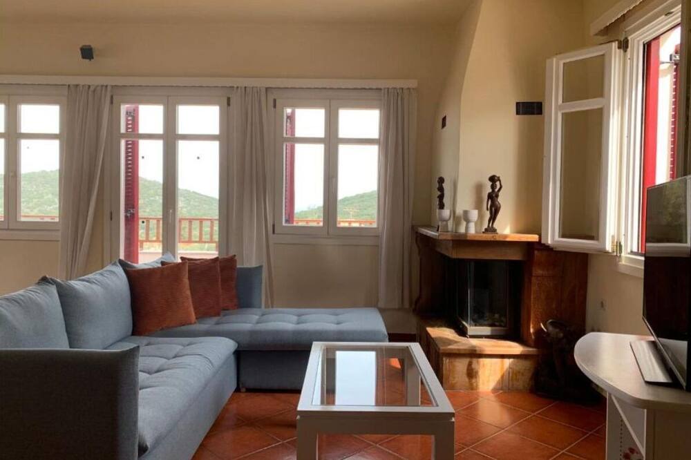 Photo of Livingroom in Aetos
