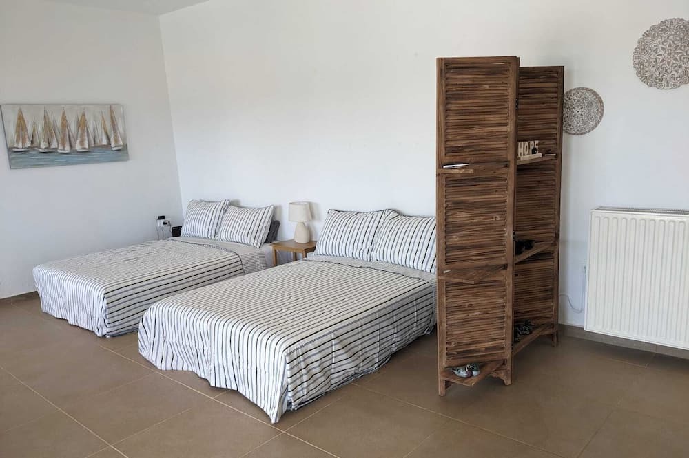 Photo of Bedroom in Ipsos