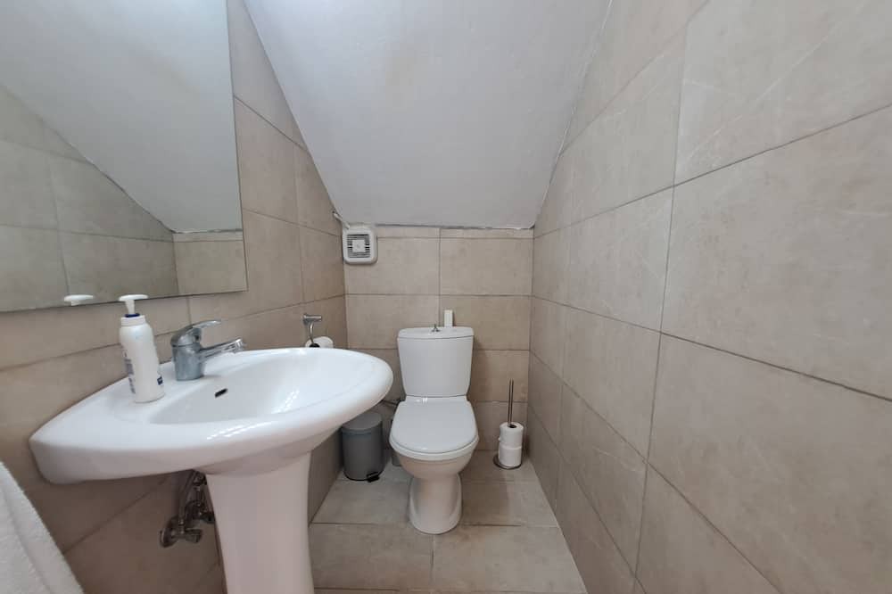 Photo of Bathroom in Ipsos