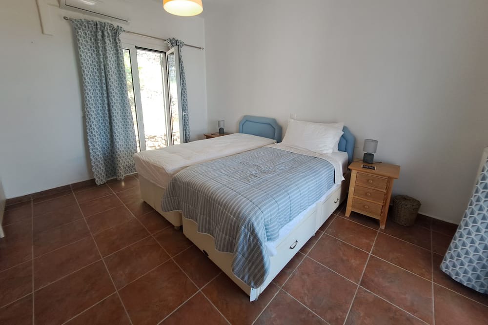 Photo of Bedroom in Ipsos