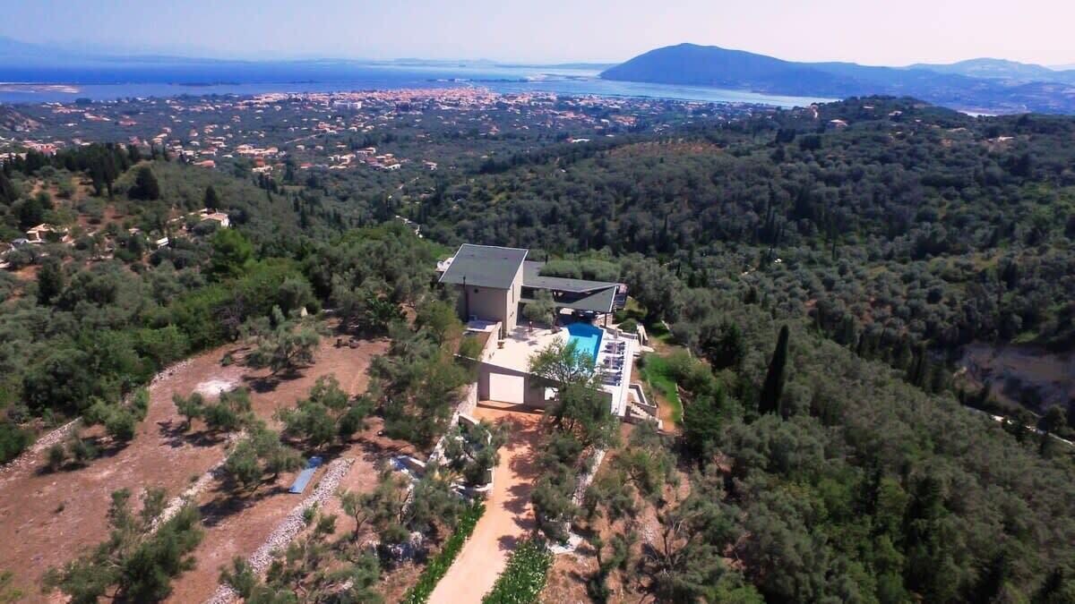 Photo of Outdoor in Apolpaina