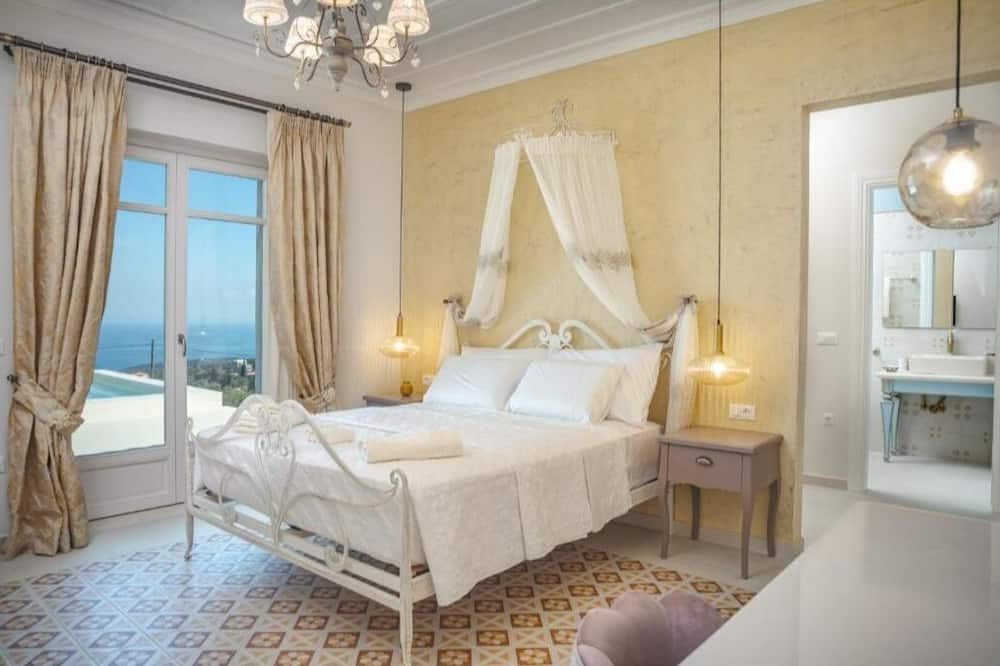 Photo of Bedroom in Skinaria