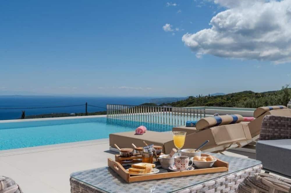 Photo of Outdoor in Skinaria