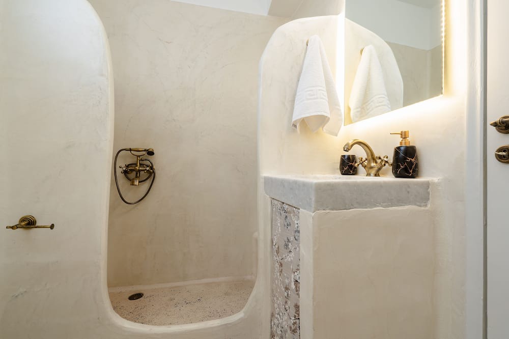 Photo of Bathroom in Filoti