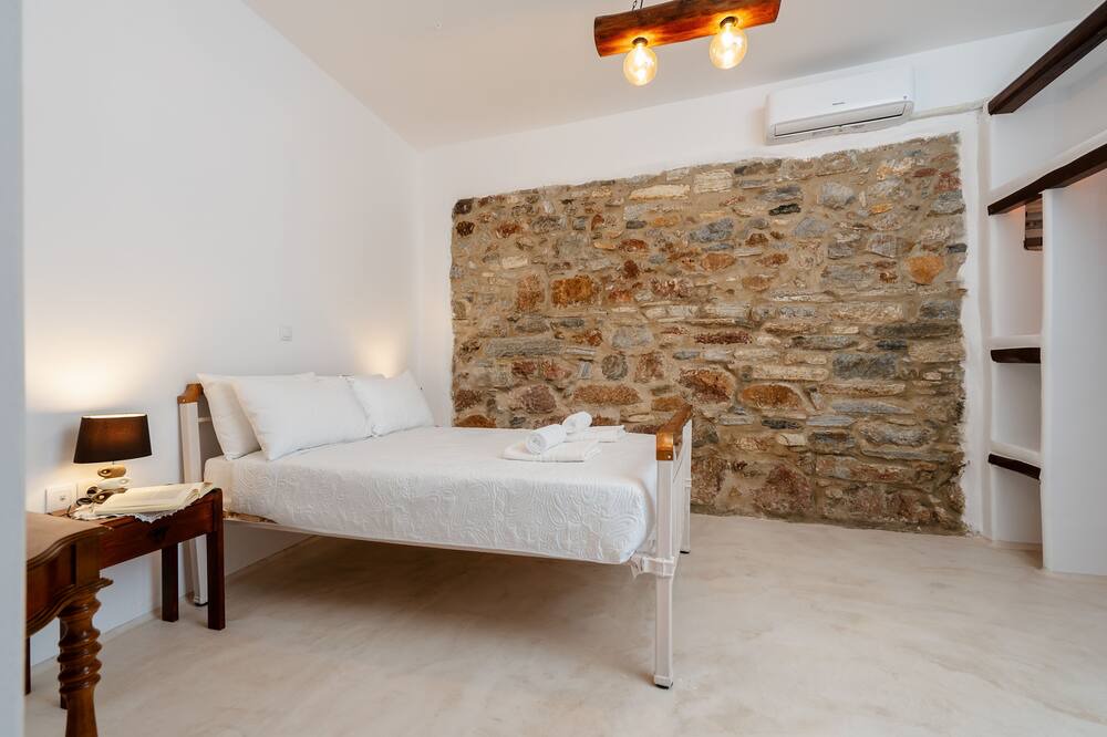 Photo of Bedroom in Filoti