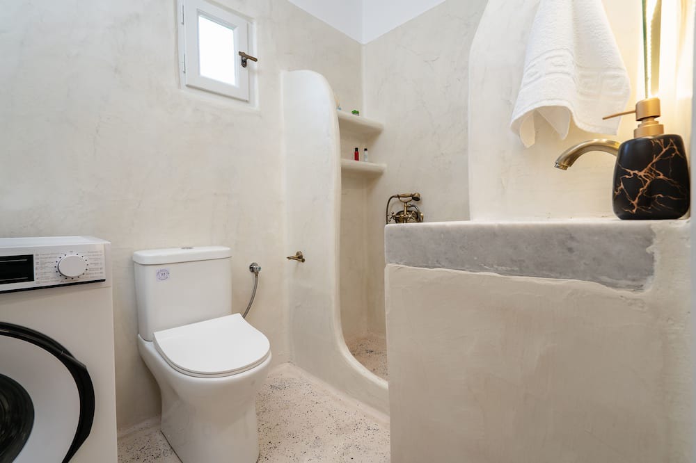 Photo of Bathroom in Filoti
