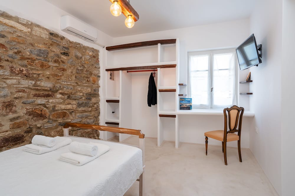 Photo of Bedroom in Filoti