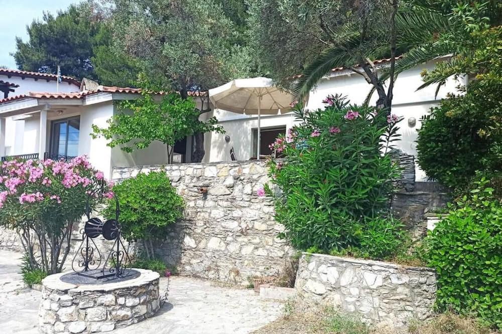 Photo of Outdoor in Katsarou