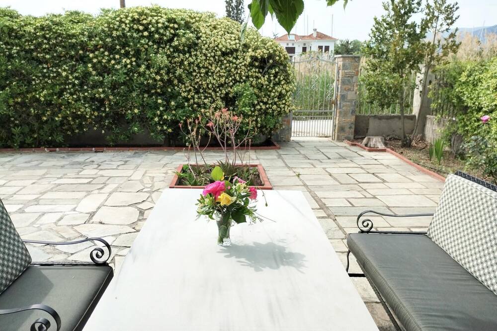 Photo of Patio Balcony in Artemida