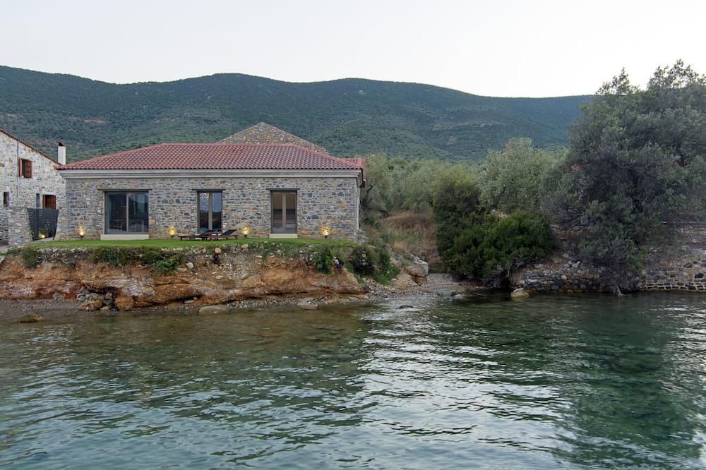 Photo of Outdoor in Sourpi