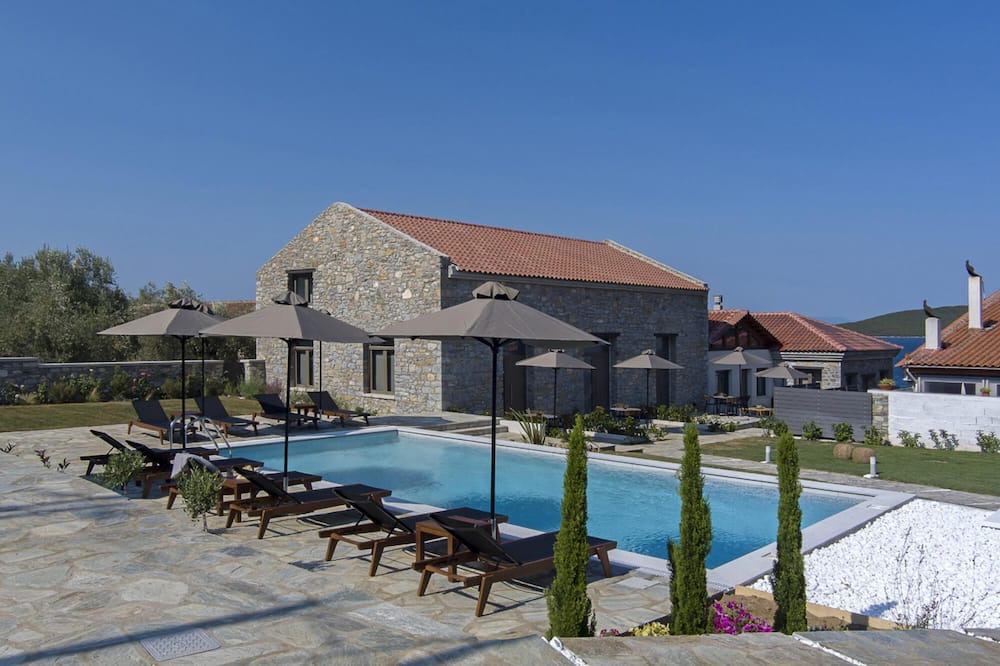 Photo of Outdoor in Sourpi