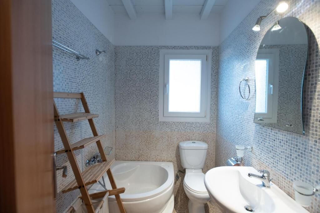Photo of Bathroom in Ano Mera