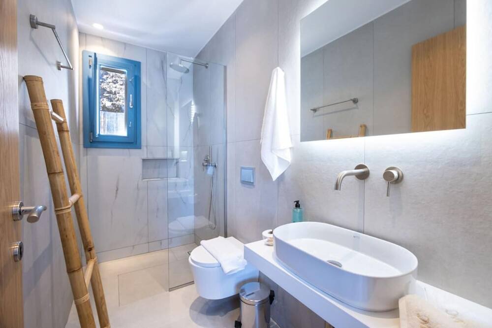 Photo of Bathroom in Kanalia