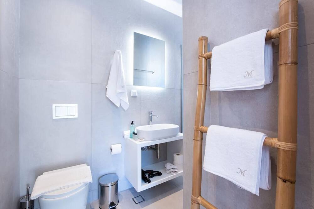Photo of Bathroom in Kanalia