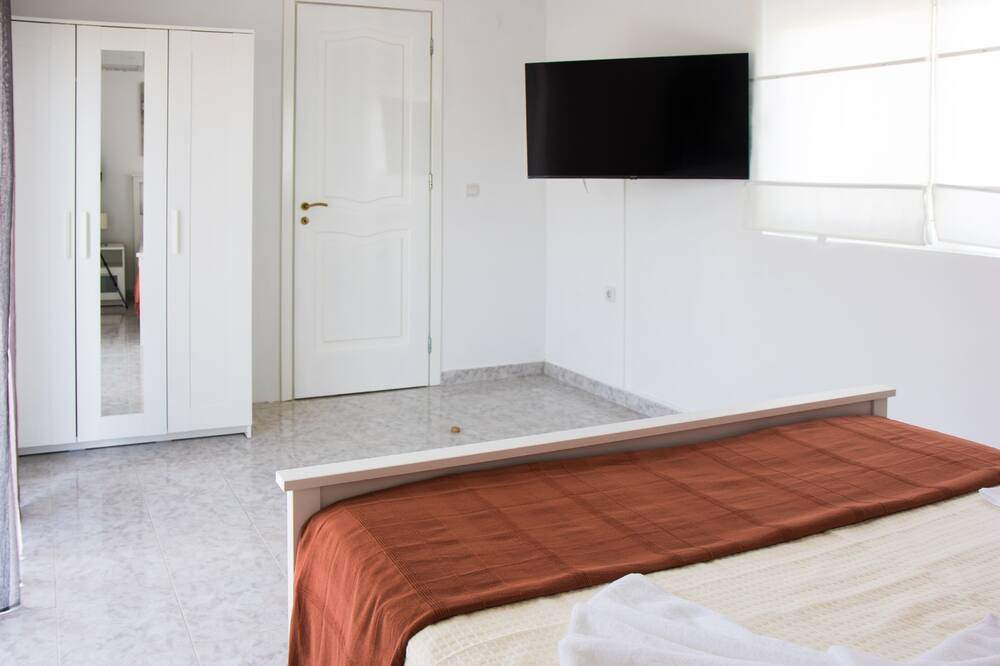 Photo of Bedroom in Asgourou