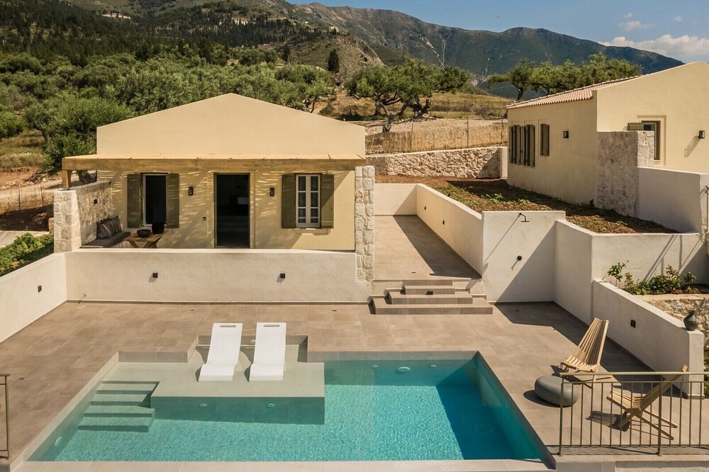 Photo of Outdoor in Frourion