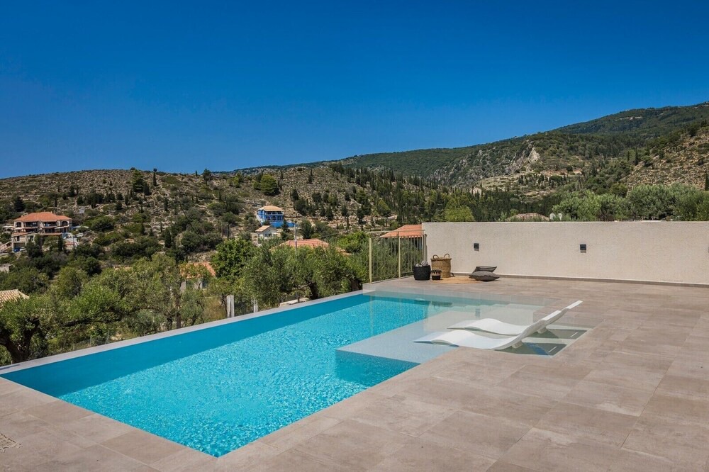 Photo of Outdoor in Frourion