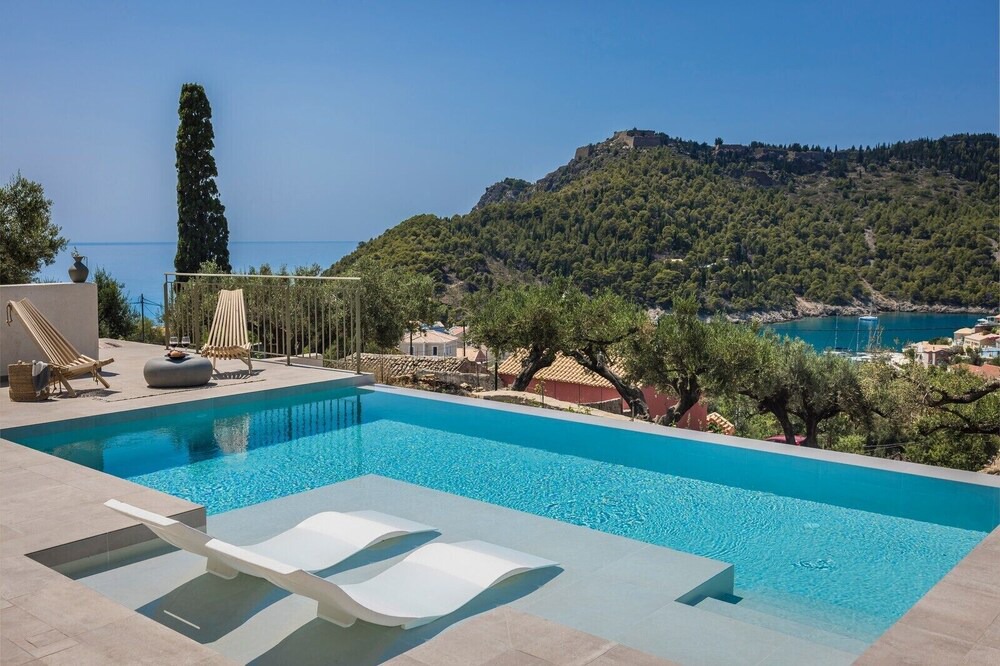 Photo of Outdoor in Frourion