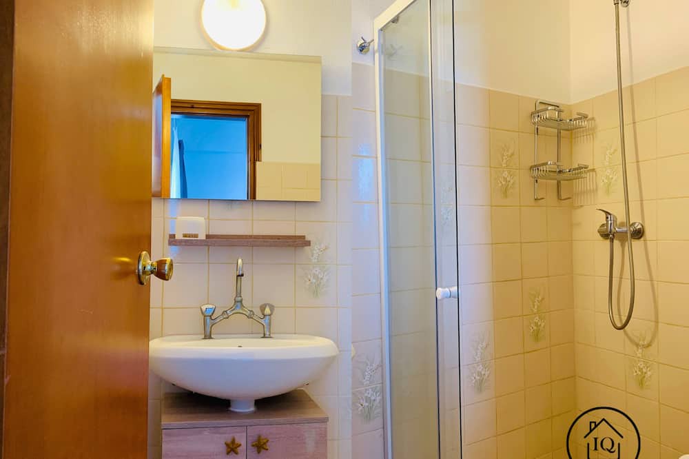 Photo of Bathroom in Lambi