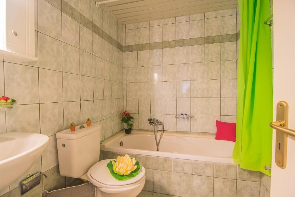 Photo of Bathroom in Akrotiri