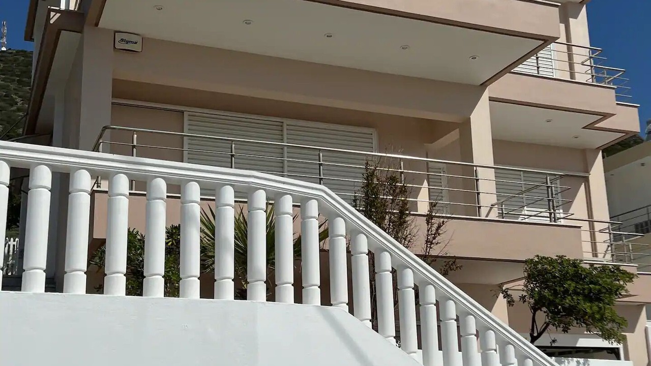 Photo of Outdoor in Kaki Thalassa