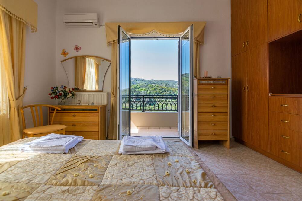 Photo of Outdoor in Amnatos