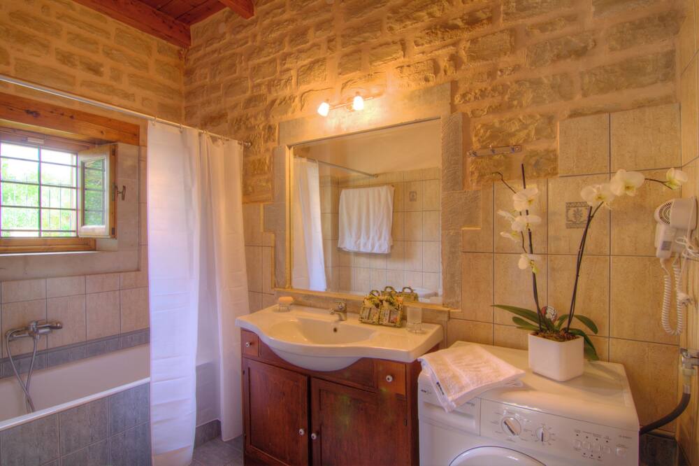 Photo of Bathroom in Prines