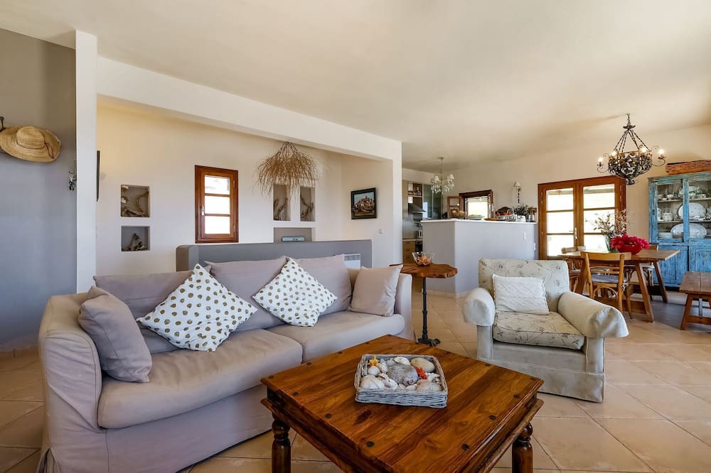 Photo of Livingroom in Vourkari
