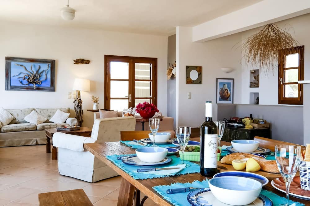 Photo of Livingroom in Vourkari