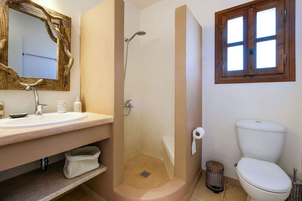 Photo of Bathroom in Vourkari