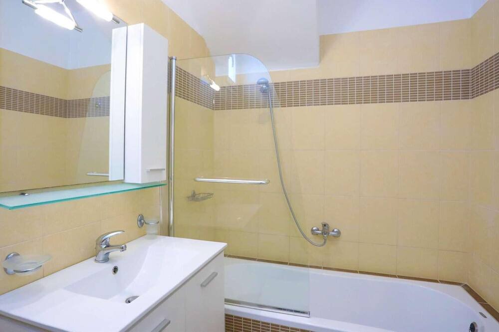 Photo of Bathroom in Astrakeri