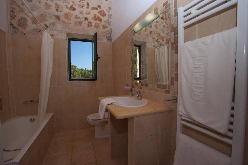 Photo of Bathroom in Skala