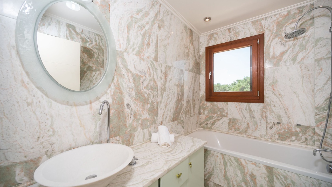 Photo of Bathroom in Kato Korakiana