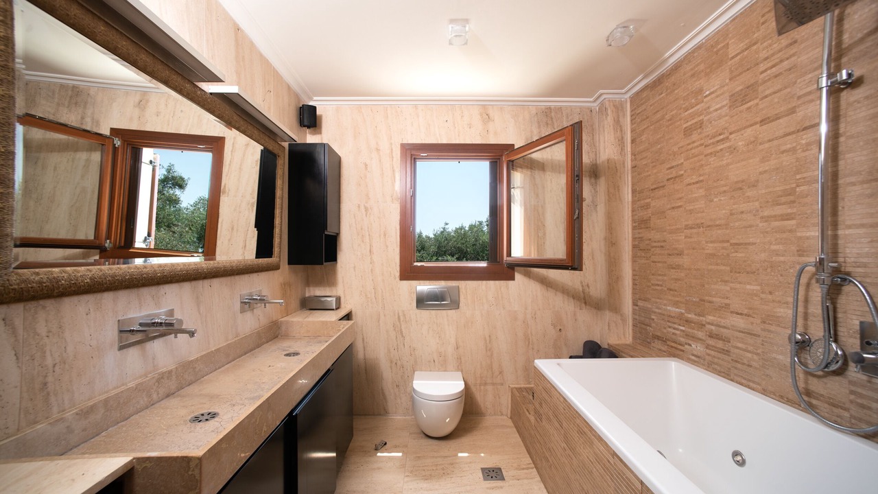 Photo of Bathroom in Kato Korakiana