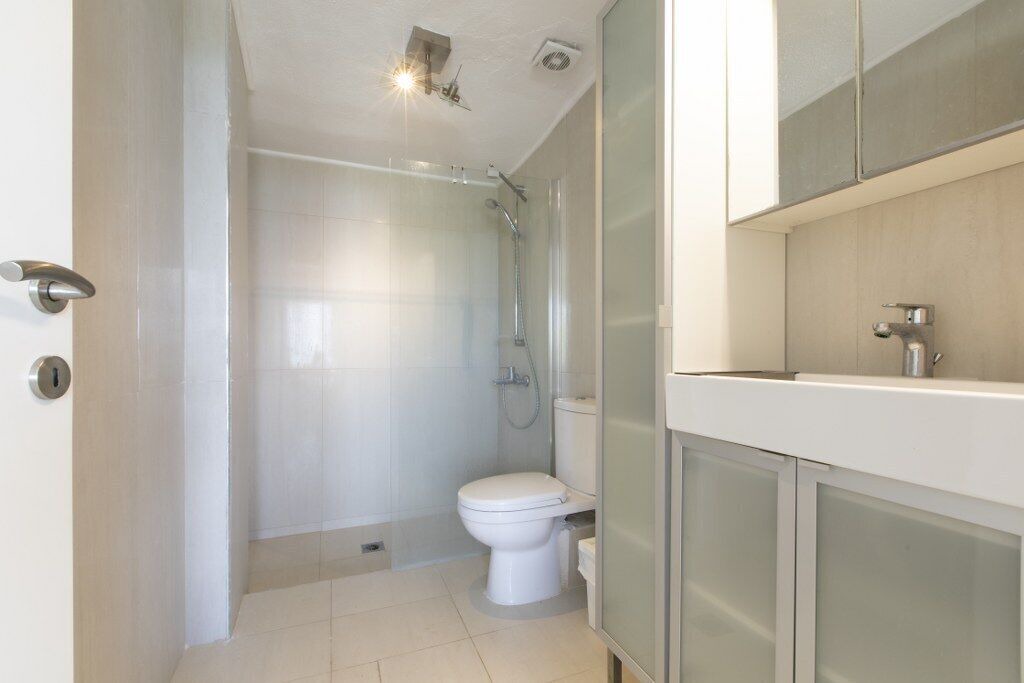 Photo of Bathroom in Polichrono