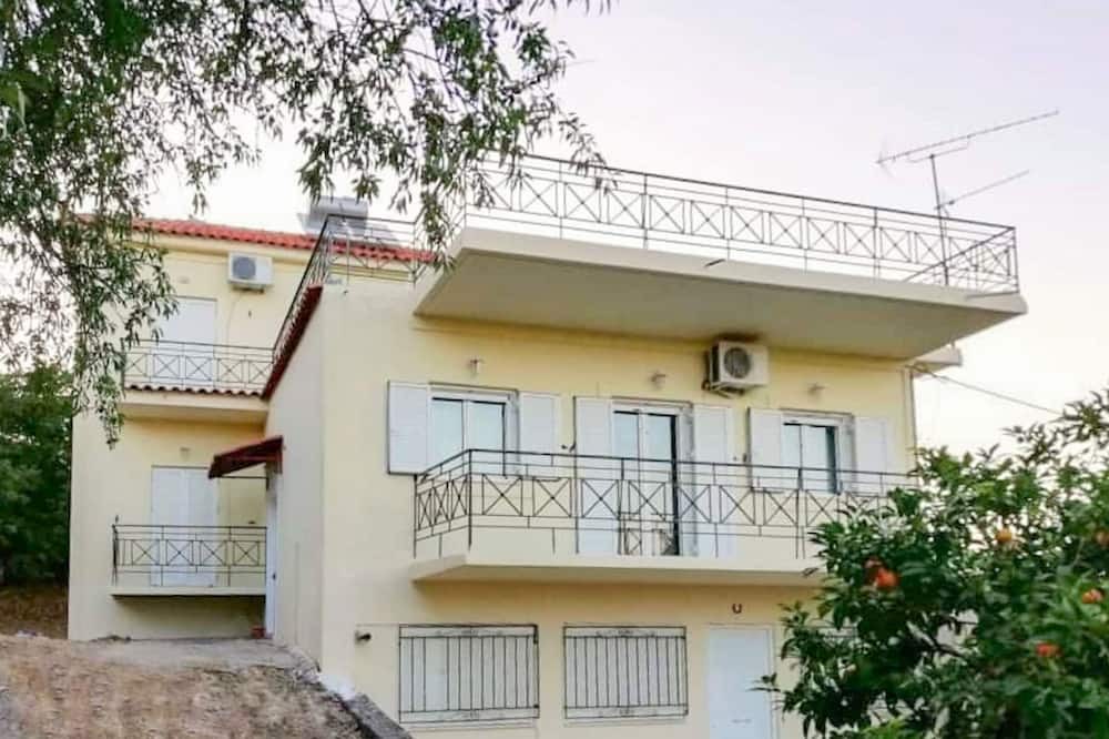 Photo of Outdoor in East Mani