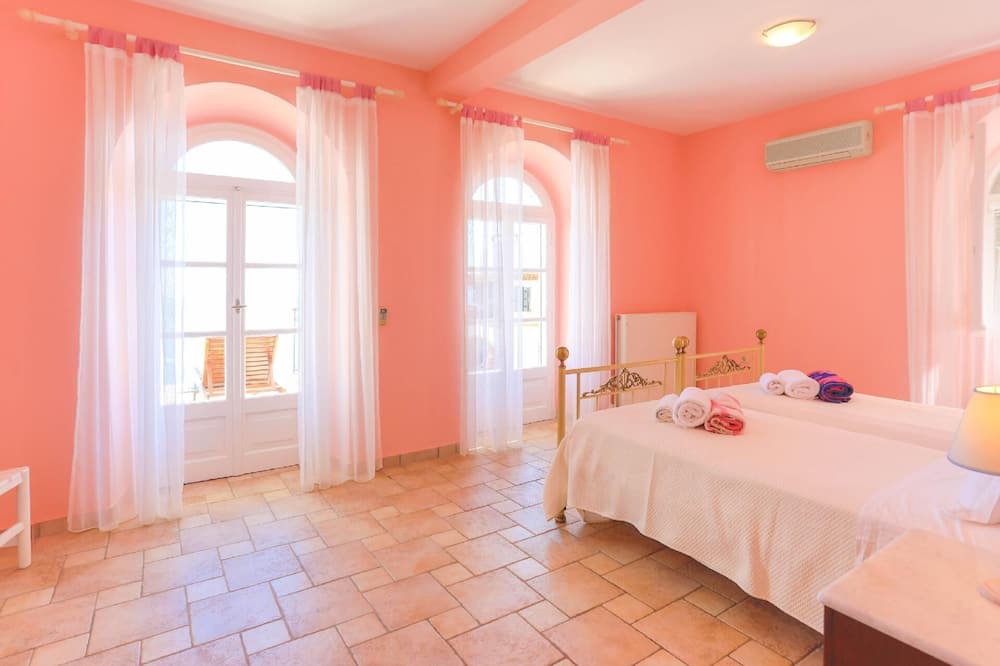 Photo of Bedroom in Katavolos