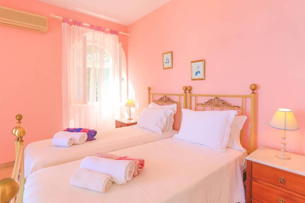 Photo of Bedroom in Katavolos