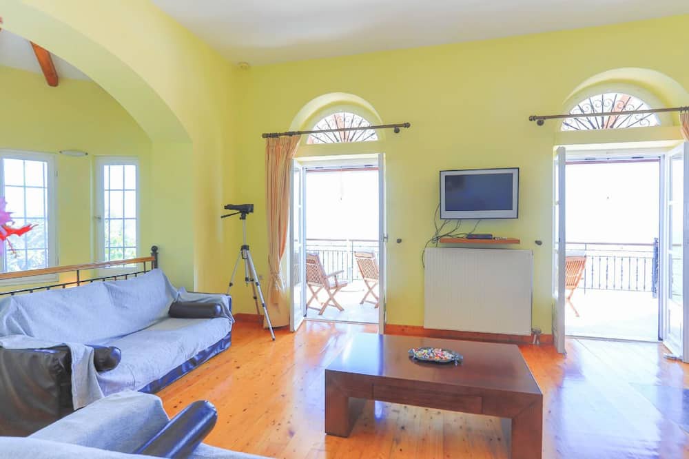 Photo of Livingroom in Katavolos