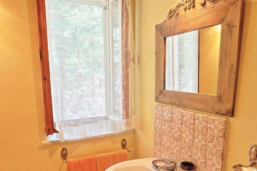 Photo of Bathroom in Katsimatika