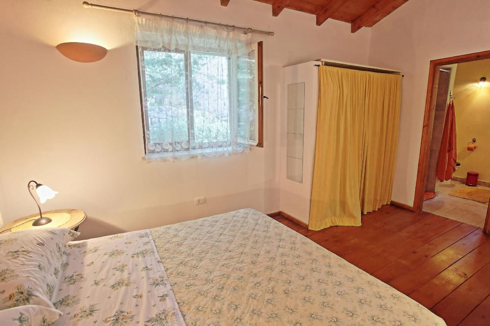 Photo of Bedroom in Katsimatika