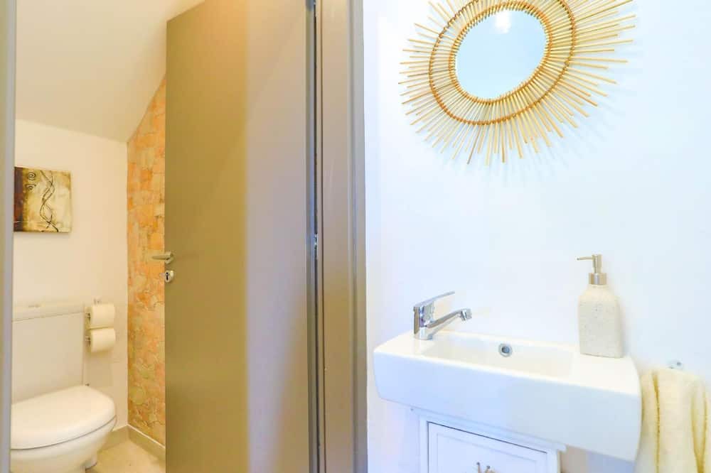 Photo of Bathroom in Agni