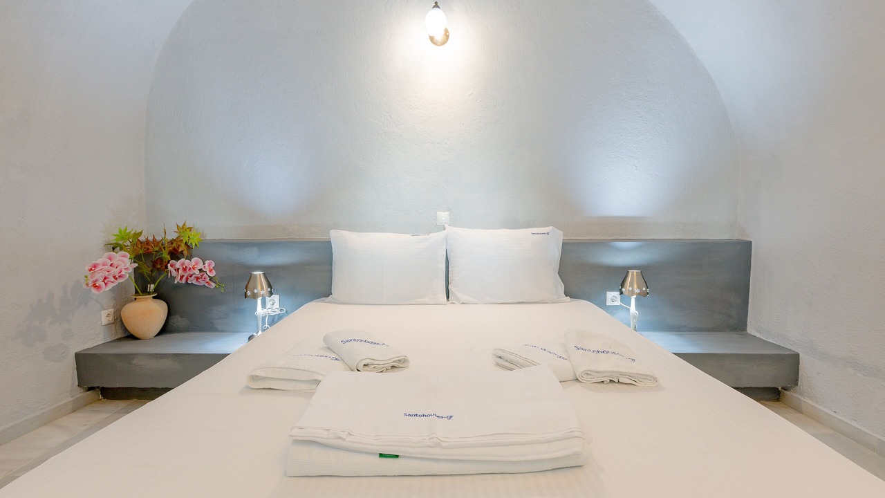 Photo of Bedroom in Fira
