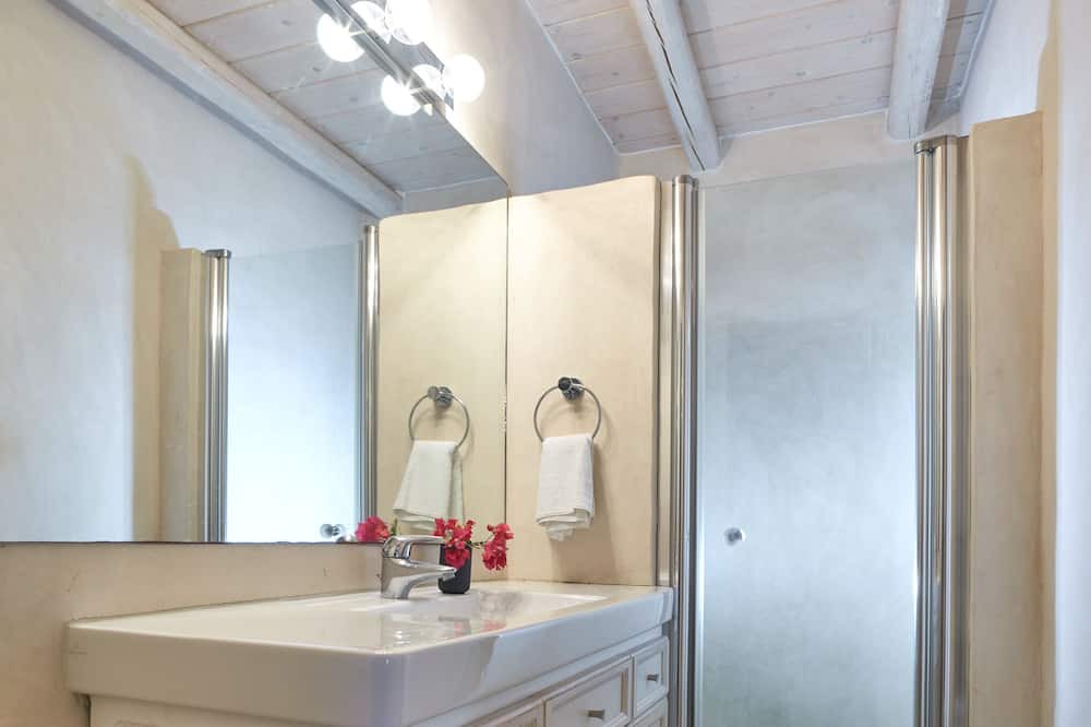 Photo of Bathroom in Pisses
