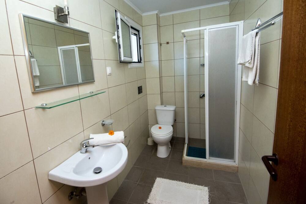 Photo of Bathroom in Roda