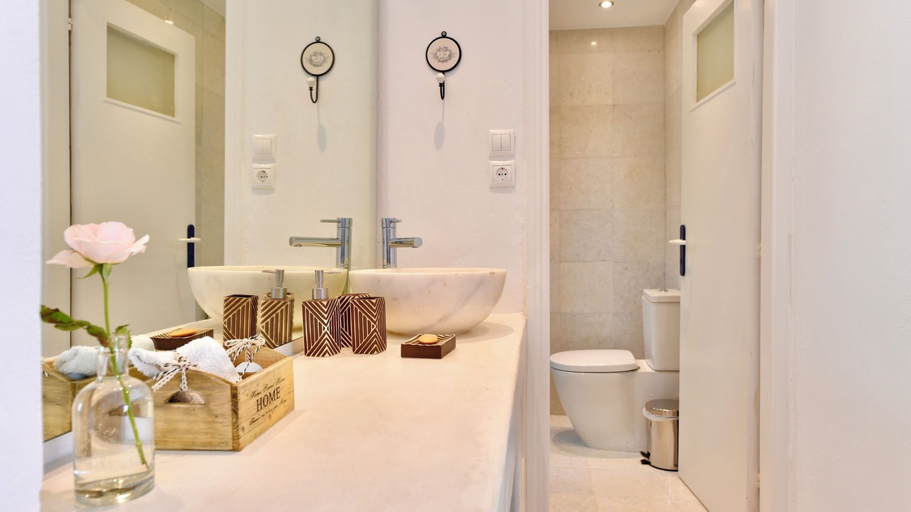 Photo of Bathroom in Ampelas