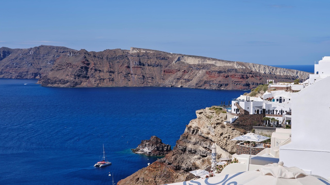 Photo of Bedroom in Oia