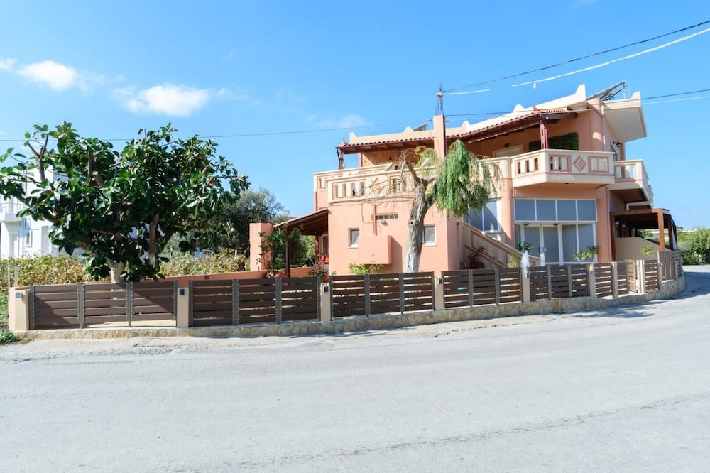 Photo of Outdoor in Platanos